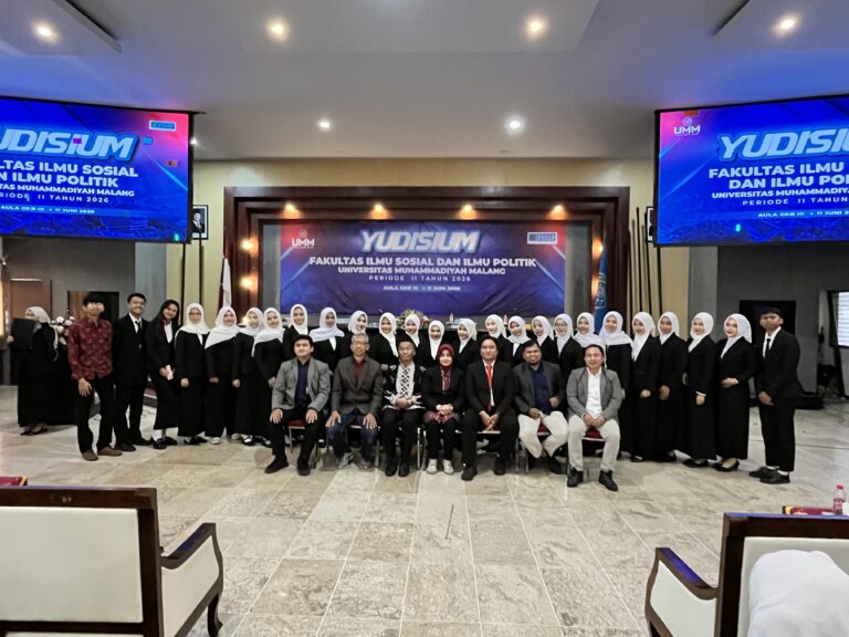 Menorehkan Prestasi, Lulusan Sosiologi Hadiri Yudisium FISIP UMM Periode II Tahun 2026